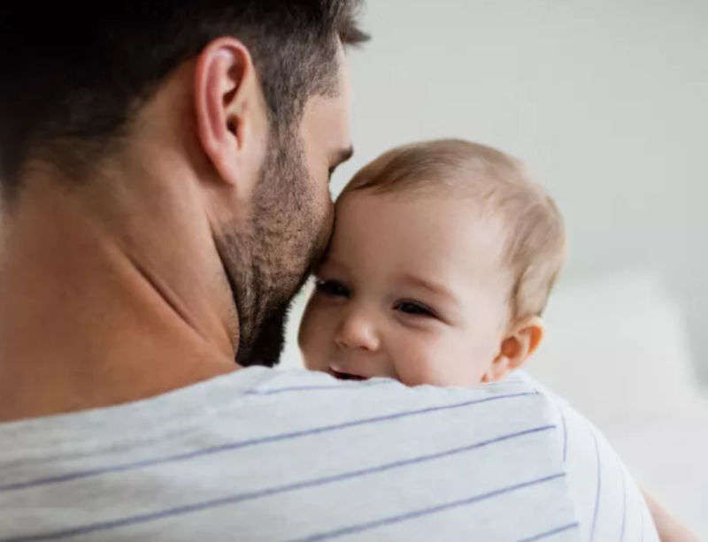 Ειδική άδεια προστασίας μητρότητας: Πώς μεταβιβάζεται στον πατέρα
