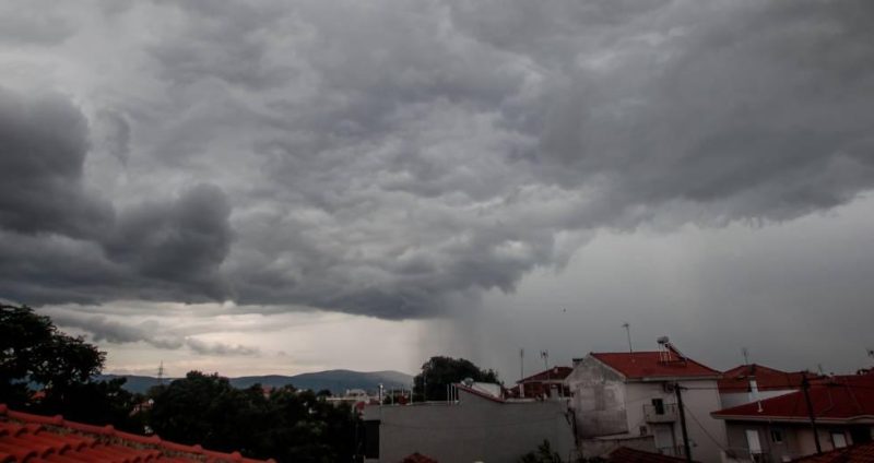 Τοπικές μπόρες και άστατος καιρός για 24 ώρες- Αναλυτικά η πρόγνωση