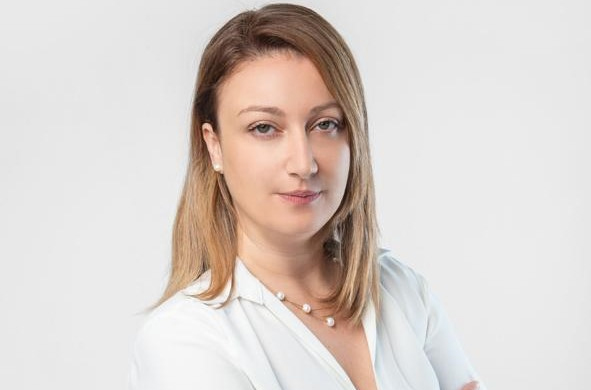 Κατερίνα Καζάνη: Ποια είναι η μοναδική γυναίκα βουλευτής στην Εύβοια