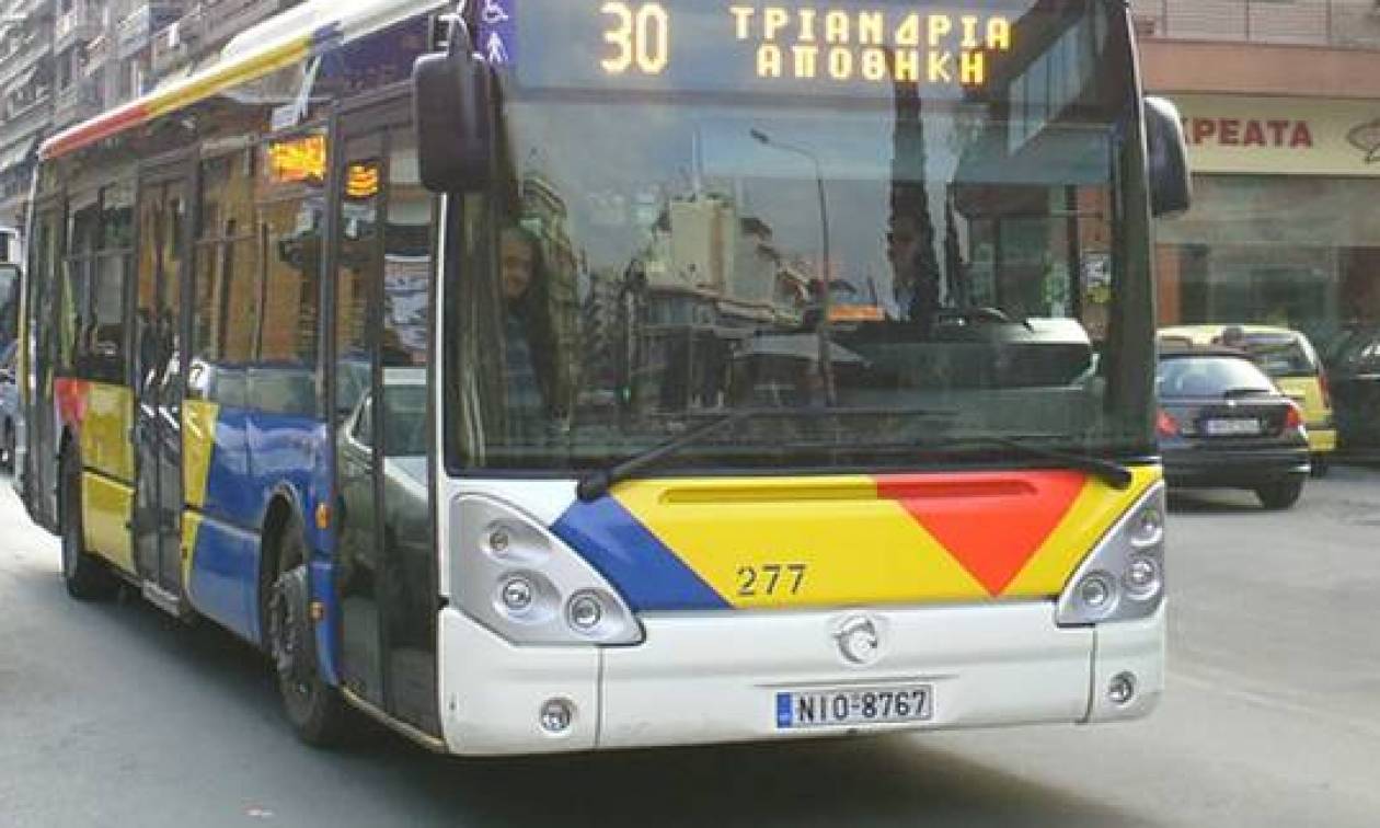Δίωξη σε ανήλικους που πετούσαν πέτρες σε αστικό λεωφορείο