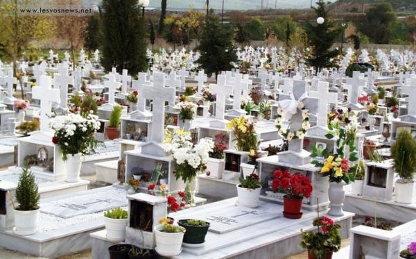 Εύβοια: Ράγισαν καρδιές στην κηδεία του Δημήτρη Γκίκα