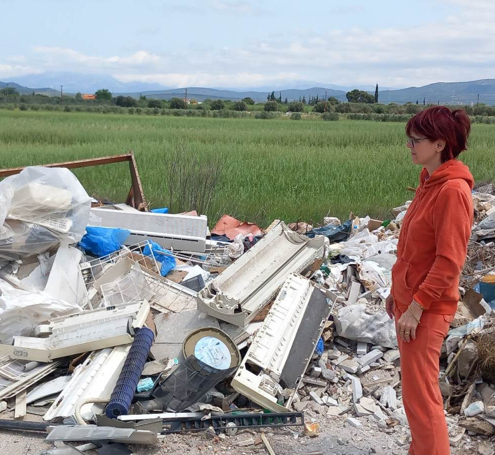 Εύβοια: «Βουνά» τα σκουπίδια σε περιοχή της Χαλκίδας, στα όρια τους οι κάτοικοι