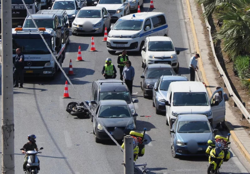 Αιματηρό τροχαίο στην παραλιακή: Νεκρός 57χρονος οδηγός μηχανής – Συγκρούστηκε με 7 αυτοκίνητα