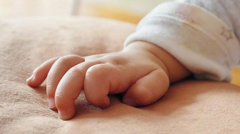 Εύβοια: Μωρό κινδύνευσε να χάσει τη ζωή του – Το έσωσε μία μαθήτρια