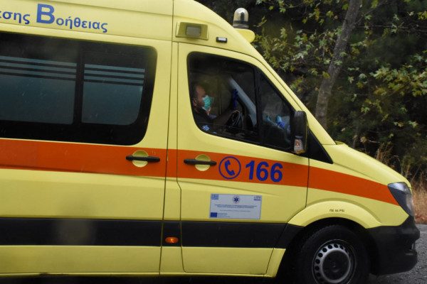 Κέρκυρα: Έπεσαν από μπαλκόνι παιδάκι 1,5 ετών και 20χρονος – Μεταφέρθηκαν στο νοσοκομείο