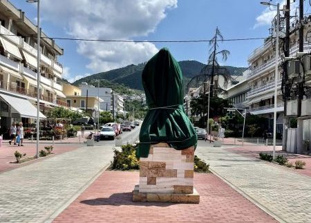 Eύβοια: «Αντίστροφη μέτρηση» για τα αποκαλυπτήρια του αγάλματος του Ηρακλή της Αιδηψού