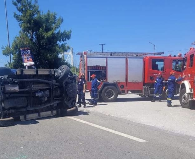 Εύβοια: Καραμπόλα με τρία οχήματα στην Γέφυρα της Χαλκίδας – Ένας τραυματίας