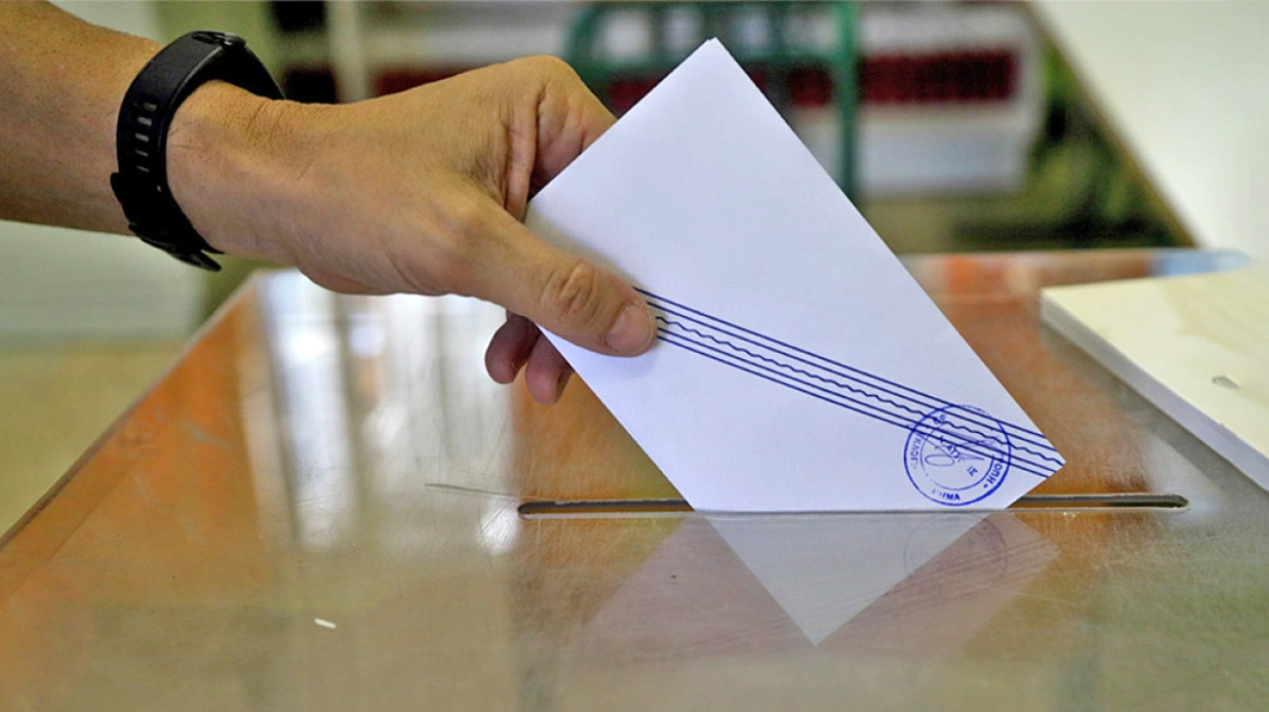 Εκλογές 2023 – Δημοσκόπηση Metron Analysis: Κυρίαρχη και αυτοδύναμη η ΝΔ, πέφτει και άλλο ο ΣΥΡΙΖΑ επτακομματική η Βουλή