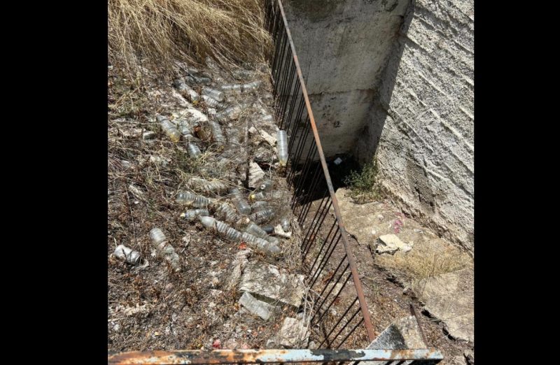 Εύβοια: Εικόνες ντροπής στο νεκροταφείο Αγίου Ιωάννη- Σπασμένοι τάφοι και εκτεθειμένα οστά