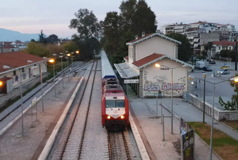 Σύλληψη γιαγιάς που έκοψε με τανάλια την περίφραξη γραμμών του ΟΣΕ για να περάσει απέναντι