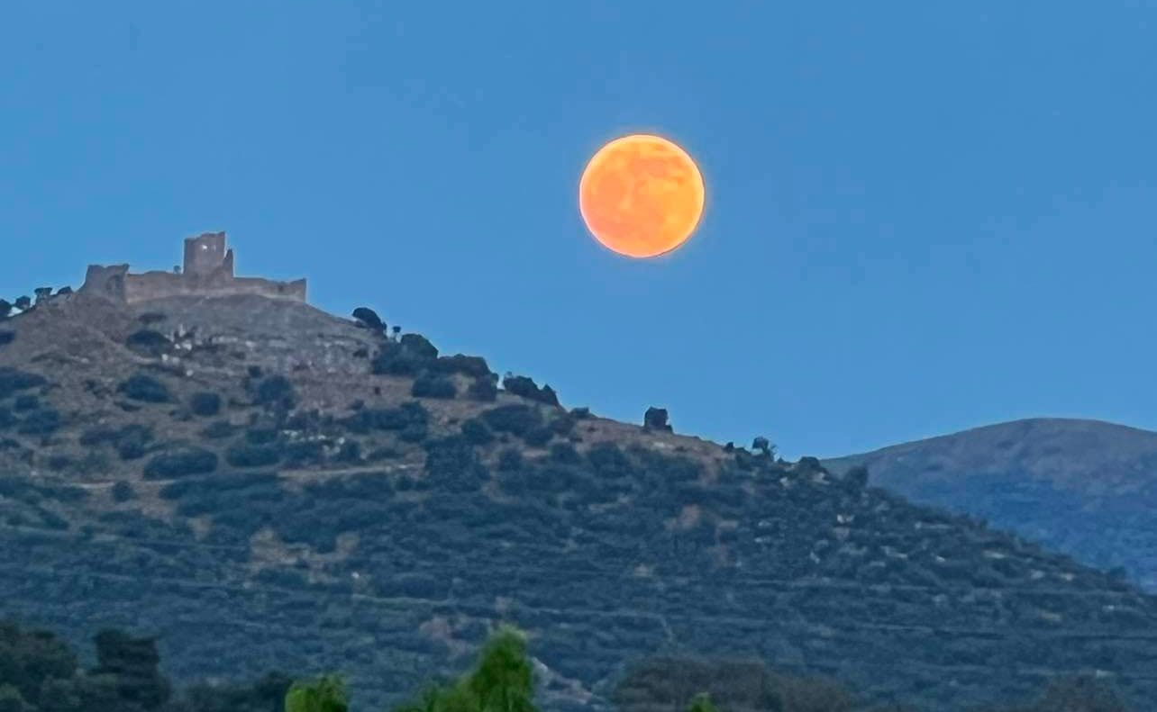 Πανσέληνος: Σήμερα θα δούμε το «φεγγάρι της φράουλας» Πανσέληνος: Σήμερα θα δούμε το «φεγγάρι της φράουλας»