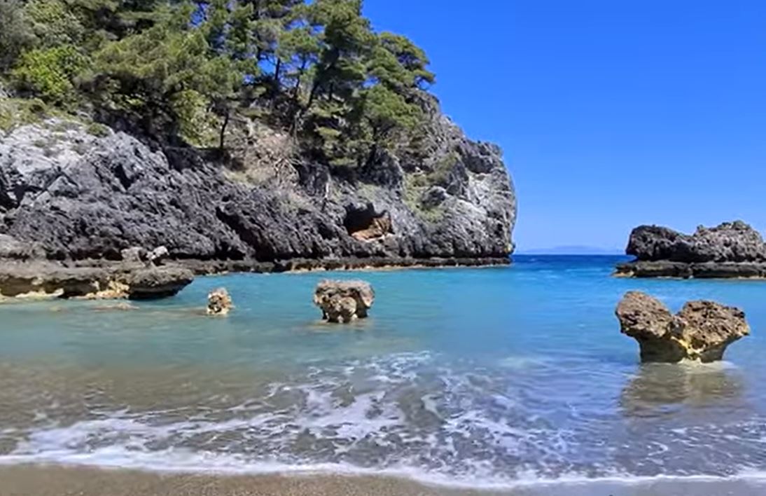 Η παραλία… απόλυτο μυστικό της Εύβοιας (vid)