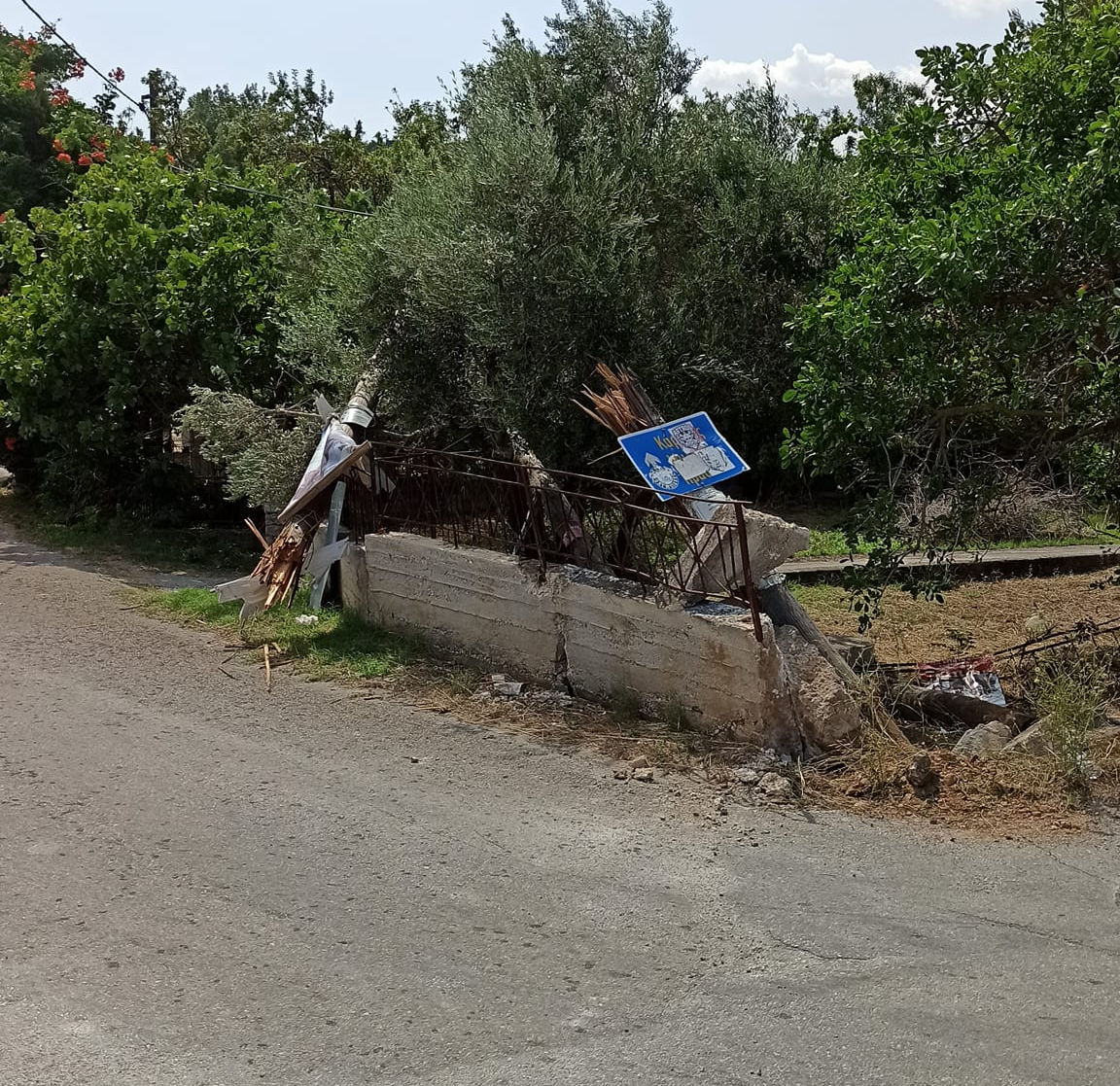 Εύβοια: Τρομακτικές εικόνες από τροχαίο στο Αλιβέρι