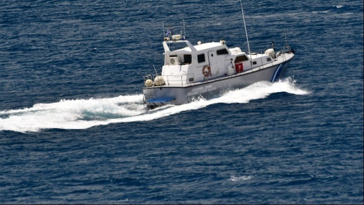 Πώς το Λιμενικό εντόπισε και συνέλαβε 40χρονο διακινητή που «όργωνε» το Αιγαίο