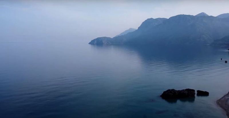Πετώντας πάνω από την πιο εμβληματική παραλία της Εύβοιας- Η ακτή- «διαμάντι» του νησιού