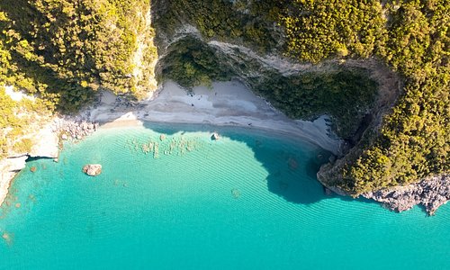 Εύβοια: Αυτή είναι η πιο όμορφη παραλία για… γυμνιστές στο νησί