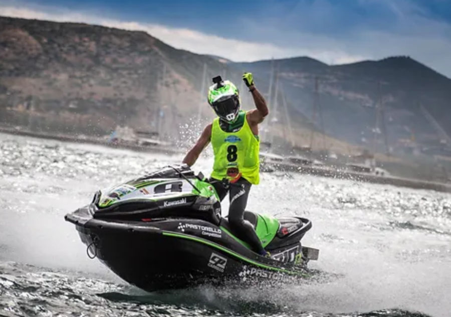 Εύβοια: Μοναδικό θέαμα με jet ski αυτό το Σαββατοκύριακο στην Αμάρυνθο