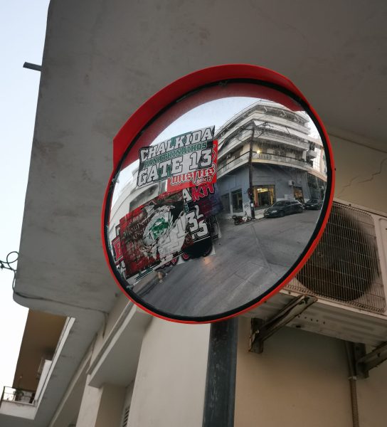 Eύβοια: Σάλος με τις κόκκινες στάσεις λεωφορείων στη Χαλκίδα- Εν αμφιβόλω η ασφάλεια τους