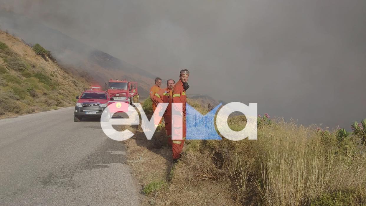 Σπανός στο evima.gr: «Ακόμα η φωτιά μαίνεται στην Κάρυστο, μας φοβίζουν οι άνεμοι»