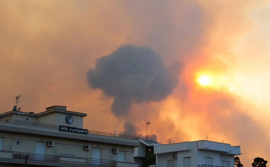 Πυροτεχνουργοί στην αποθήκη πυρομαχικών στη Νέα Αγχίαλο – Απομακρύνθηκαν τα F16 από τη βάση