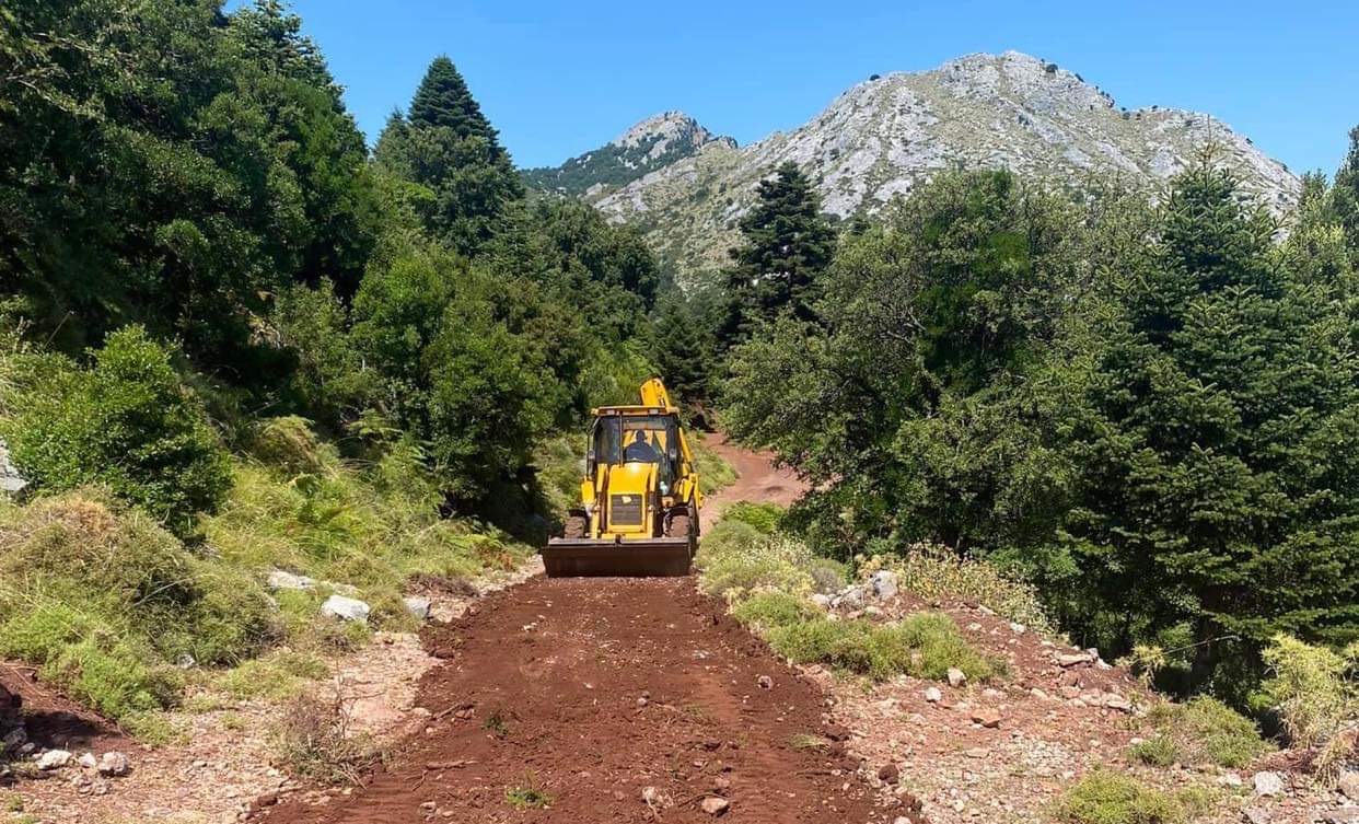 Εύβοια: Αυτός ο πρόεδρος ολοκλήρωσε τα έργα οδοποιίας