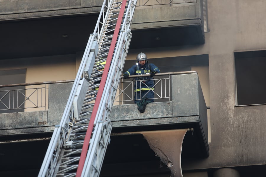 Φωτιά τώρα σε διαμέρισμα στην Εύβοια