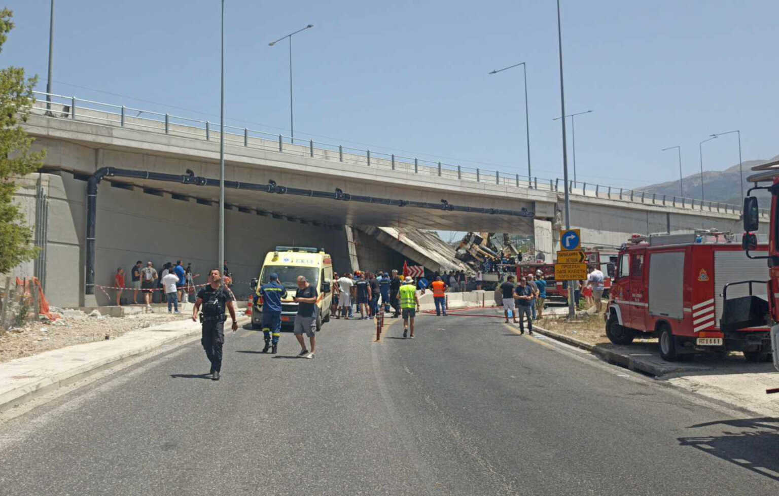 Πάτρα: Τουλάχιστον 2 νεκροί από την κατάρρευση γέφυρας