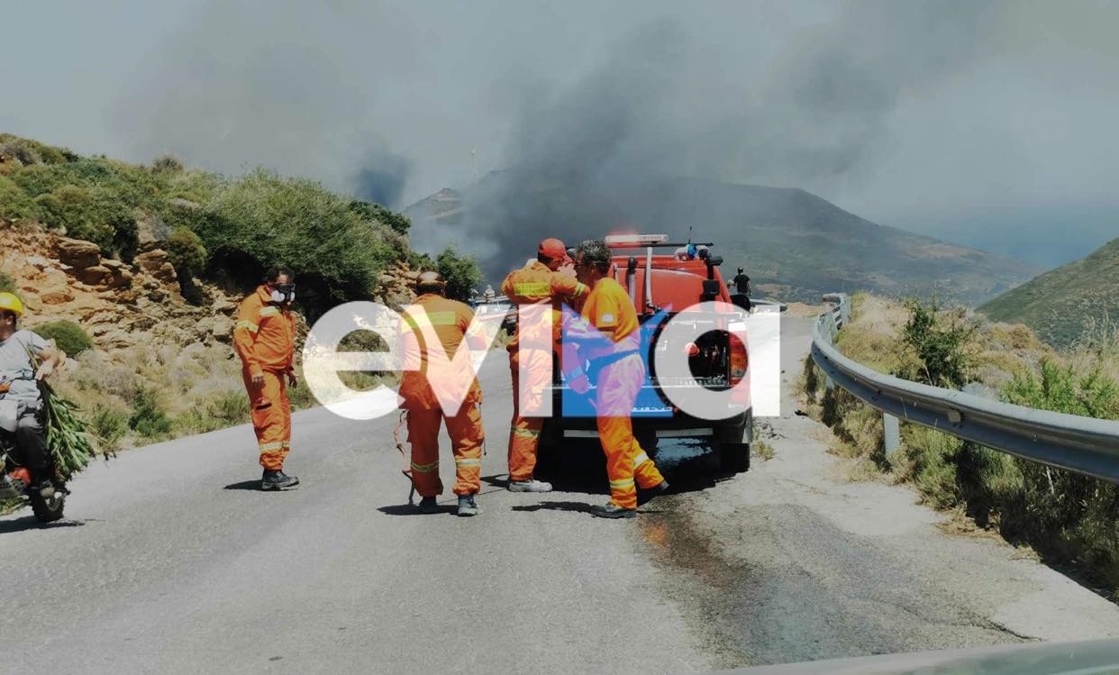 Φωτιά στην Εύβοια: Κλειστοί δρόμοι στην Κάρυστο λόγω της πυρκαγιάς
