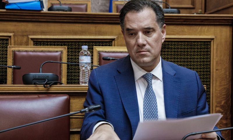 Τριετίες, παράλληλη εργασία και πενθήμερο: Ο Αδωνις Γεωργιάδης «ξεκαθαρίζει το τοπίο»