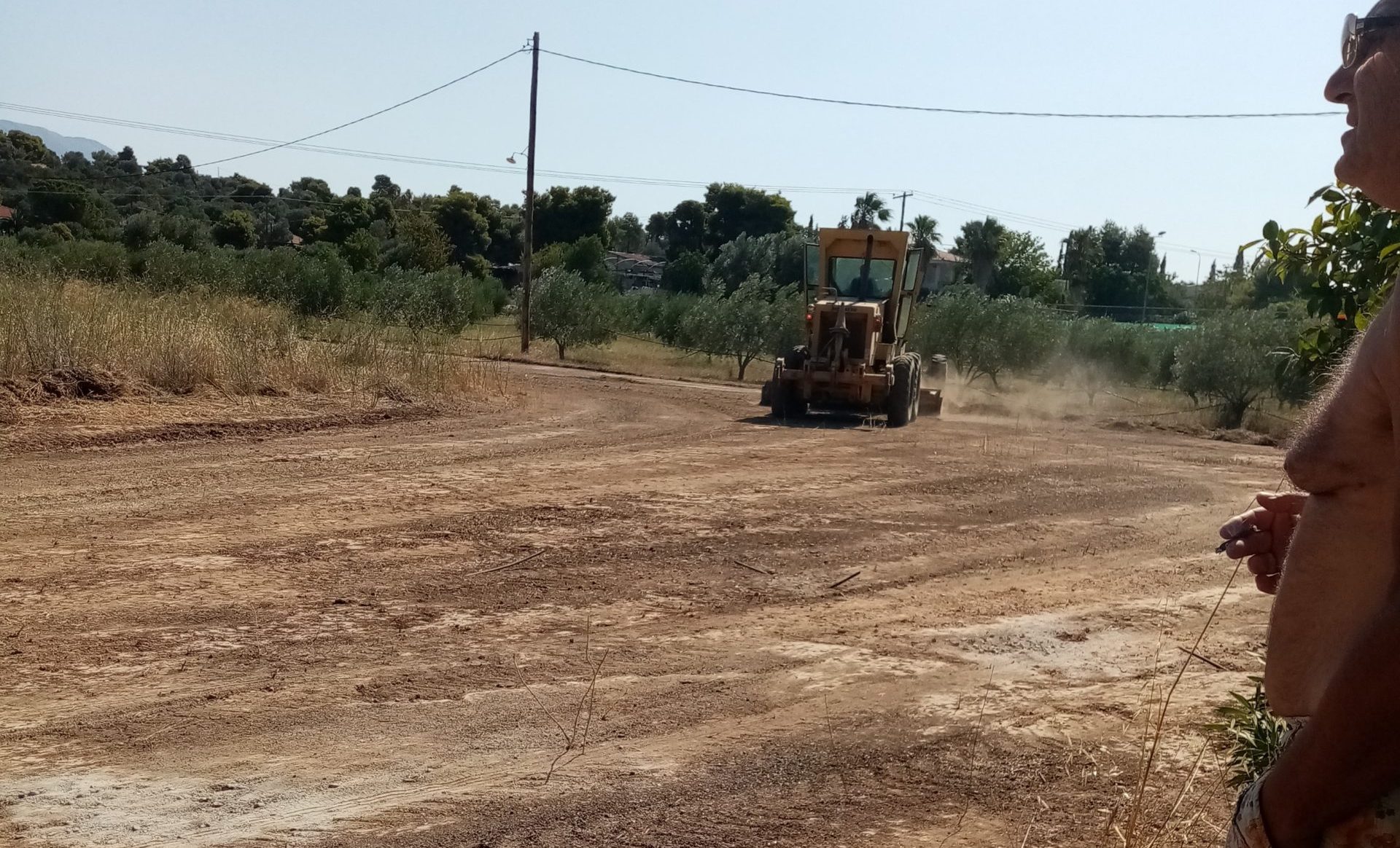 Ερέτρια: Σε χρόνο ρεκόρ καθάρισαν το οικόπεδο μετά την παρέμβαση του evima.gr