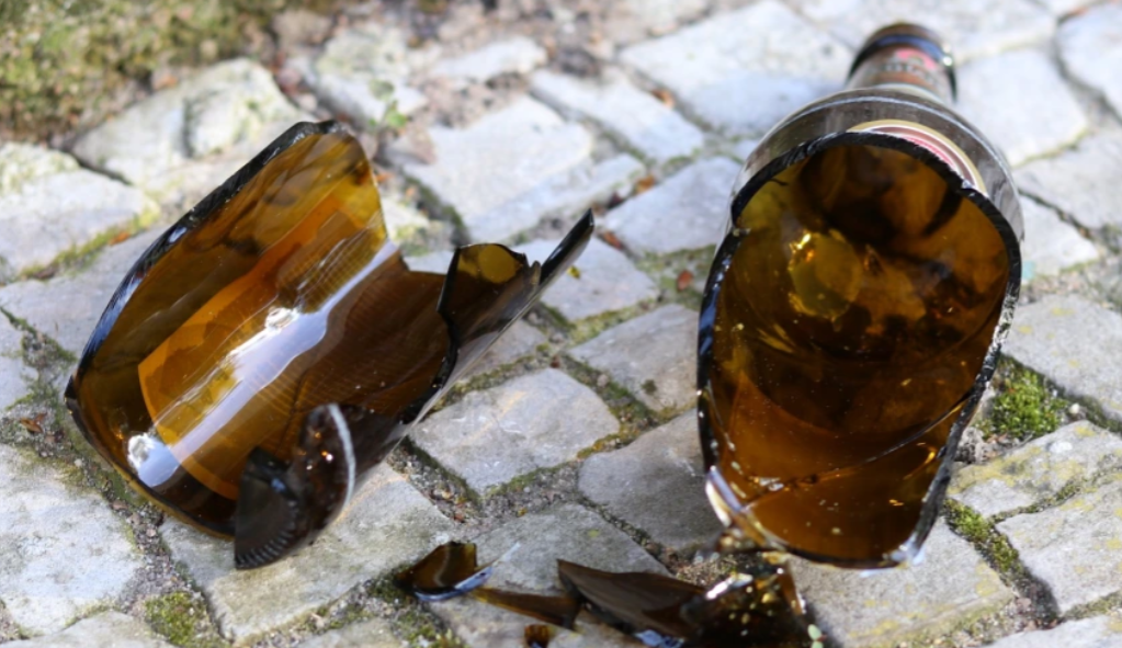 Χαμός σε πανηγύρι στην Εύβοια: Τον χαράκωσε με σπασμένο μπουκάλι
