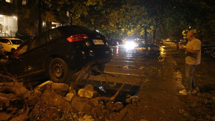 Πέντε νεκροί από σφοδρές καταιγίδες