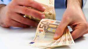 Ποιοι μπορούν να πάρουν «τετράμηνο» επίδομα 1,916 ευρώ στην Εύβοια