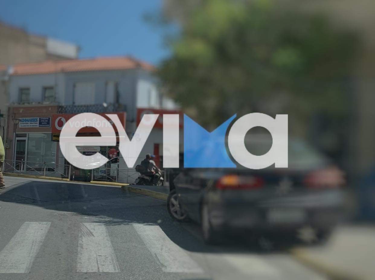 Εύβοια: Έκαναν πάρκινγκ το πεζοδρόμιο κλείνοντας την διάβαση πεζών