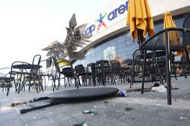 Γιάννης Οικονόμου: Επέστρεψε στην Αθήνα μετά τα επεισόδια με χούλιγκανς της Ντινάμο Ζάγκρεμπ στο γήπεδο της ΑΕΚ