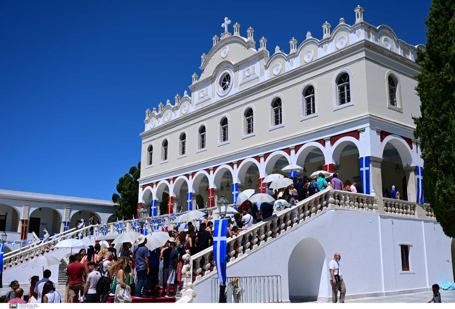 Δεκαπενταύγουστος: Στο «νησί της Παναγιάς», την Τήνο, η κορύφωση των εορτασμών – Παρών ο Κυριάκος Μητσοτάκης
