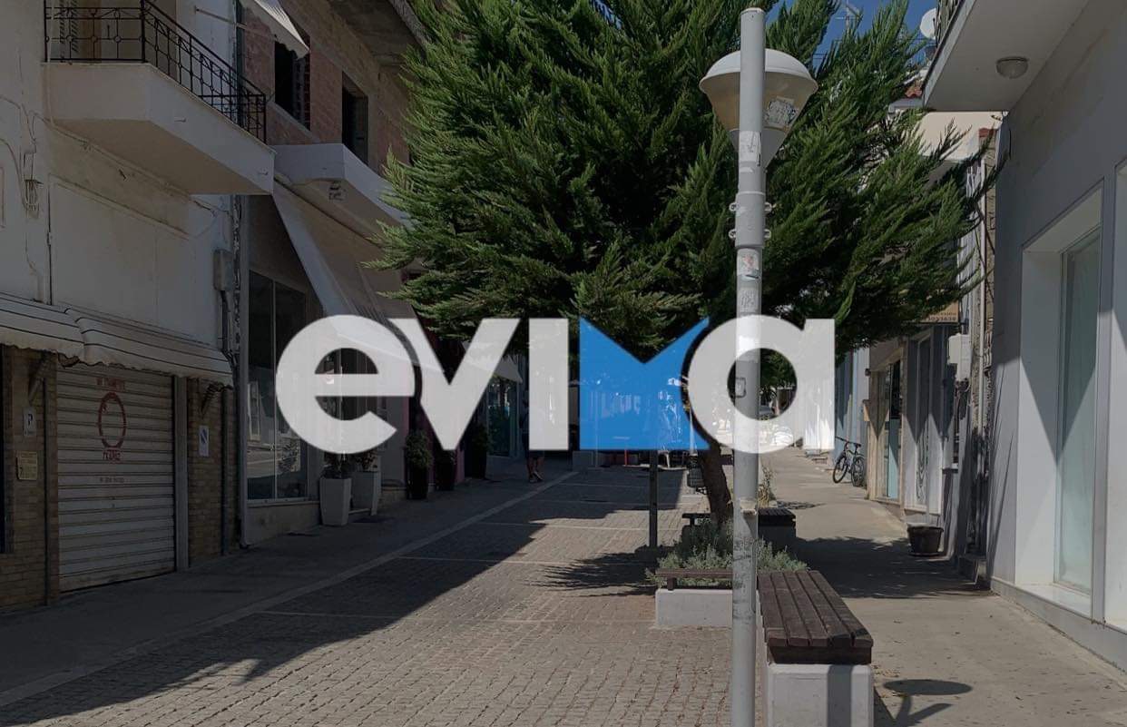 Λήστεψαν πασίγνωστο ζαχαροπλαστείο στην Εύβοια: Κουκουλοφόρος άρπαξε χρήματα