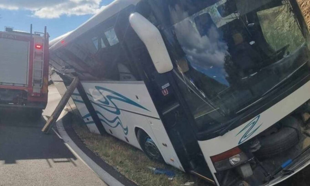 Νεκρός οδηγός ΚΤΕΛ, έχασε τον έλεγχο του λεωφορείου μετά από αδιαθεσία