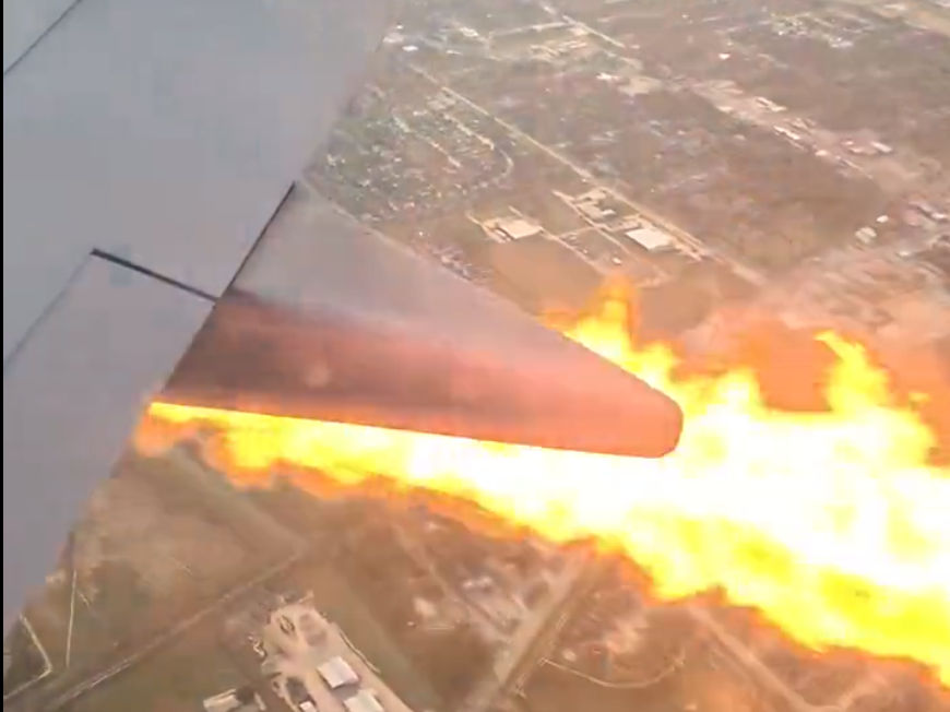 Τρόμος για επιβάτες πτήσης: Αεροσκάφος της Southwest Airlines έπιασε φωτιά λίγο μετά την απογείωση (videos)
