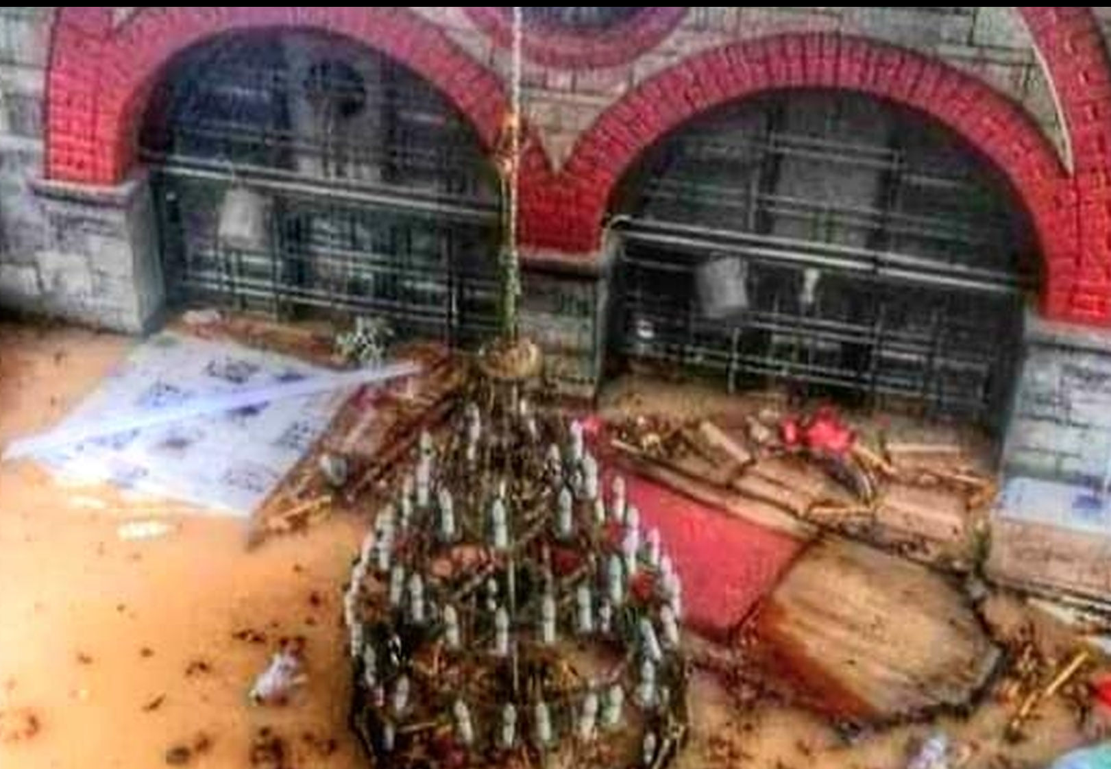 Τέμπη: Θλίψη για το εκκλησάκι της Αγίας Παρασκευής που καταστράφηκε από τα ορμητικά νερά (pics)