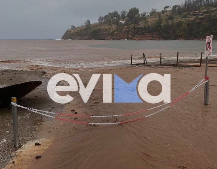 Κακοκαιρία Daniel: Η Εύβοια χτυπιέται με σφοδρότητα, μεγάλος κίνδυνος με τα πλημμυρισμένα ρέματα