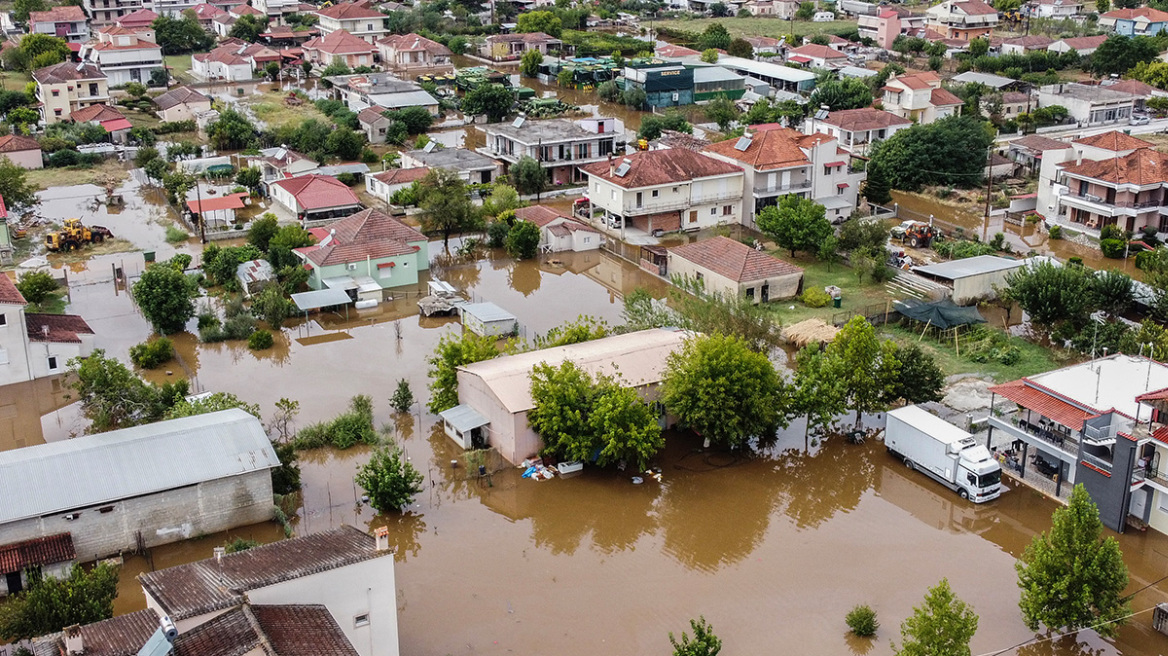 Γιατί έπεσαν τα σπίτια στην πλημμύρα και τι πρέπει να γίνει (video)