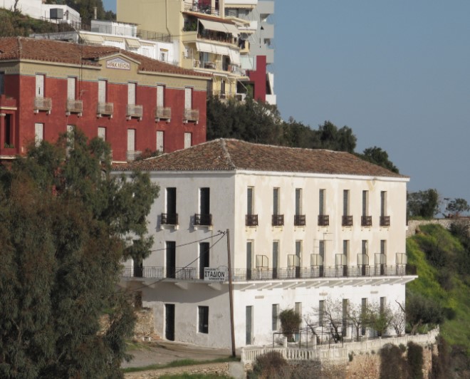 Εύβοια: «Στο σφυρί» ιστορικό ξενοδοχείο του νησιού