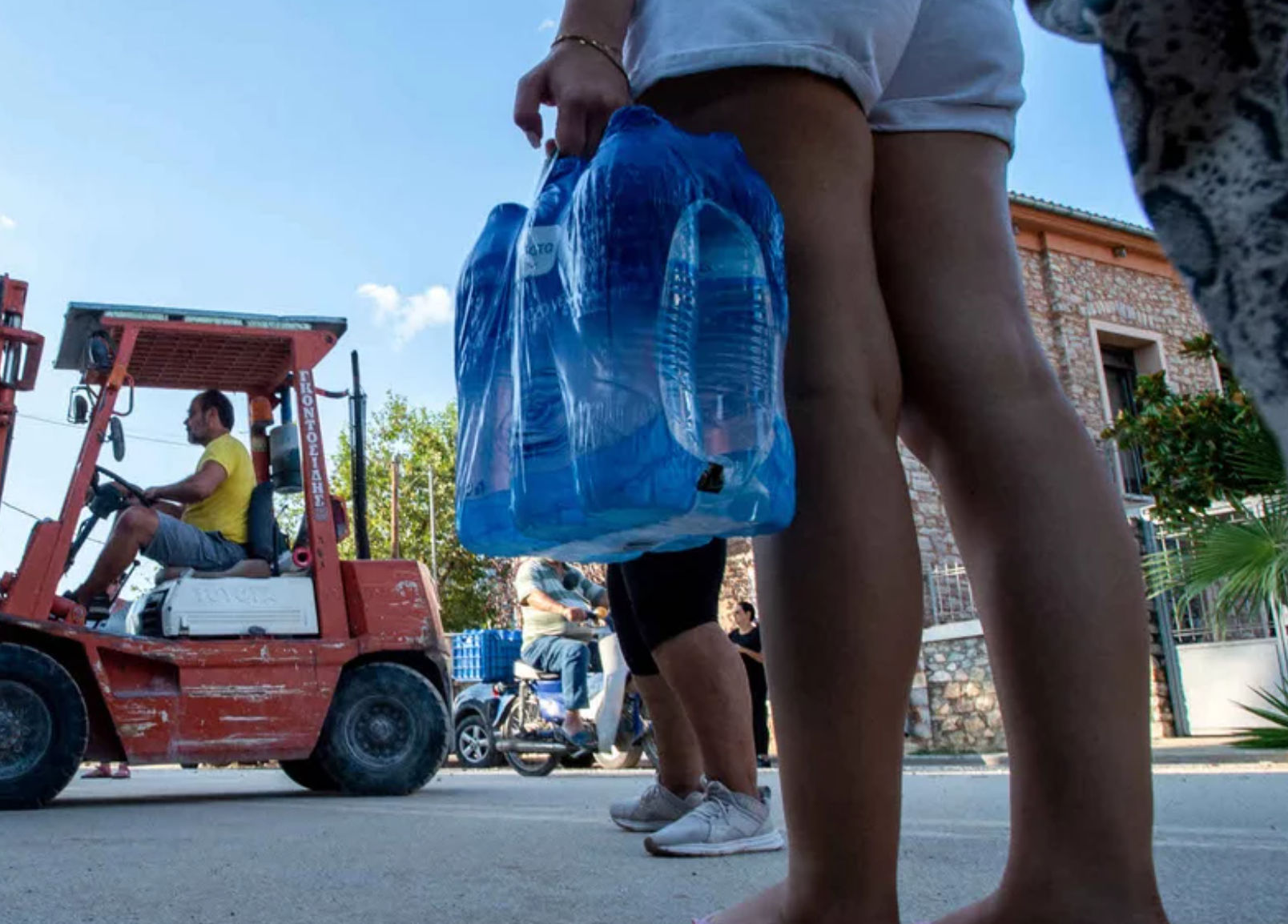 Βόλος: Aποκαταστάθηκε το οδικό δίκτυο xωρίς πόσιμο νερό