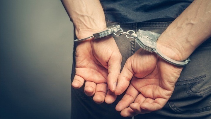Σύλληψη 48χρονου με 5 εντάλματα για διακίνηση μεταναστών