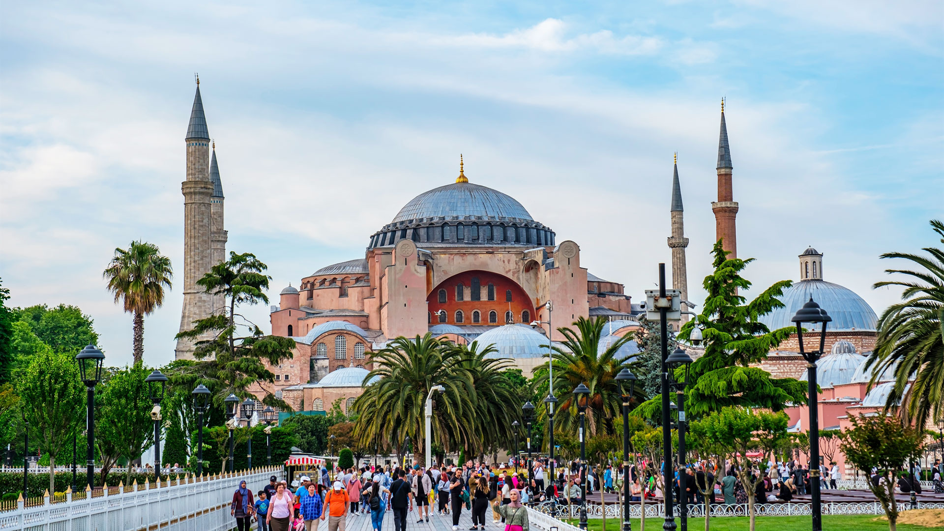 Η Τουρκία βάζει από το 2024 εισιτήριο στους τουρίστες στην Αγιά Σοφιά