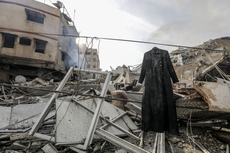 Περιγραφή-σοκ Έλληνα του Ισραήλ: «Έκαψαν μέσα στο σπίτι της τη γυναίκα που πρόσεχε τα παιδιά μου»