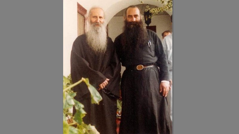 Εύβοια: Σπάνια φωτογραφία με τον Άγιο Ιάκωβο και τον Μητροπολίτη Παύλο Ιωάννου