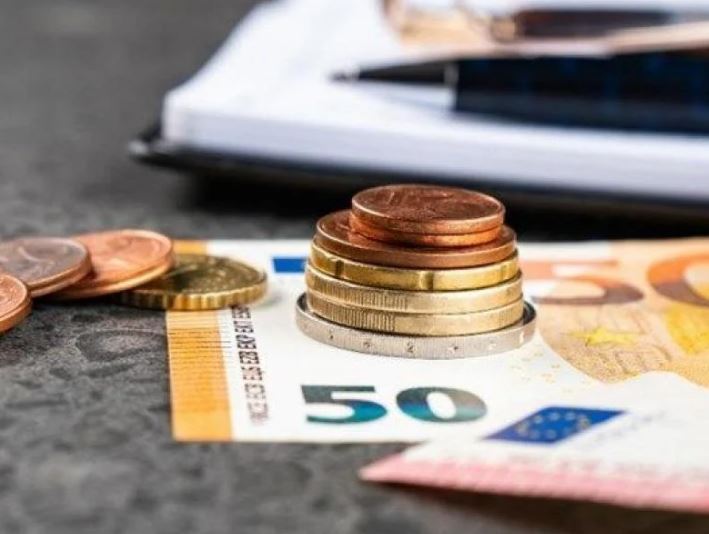 Άνοιξε η πλατφόρμα για το «άγνωστο» επίδομα των 600 ευρώ από τον ΟΠΕΚΑ – Ποιοι το δικαιούνται
