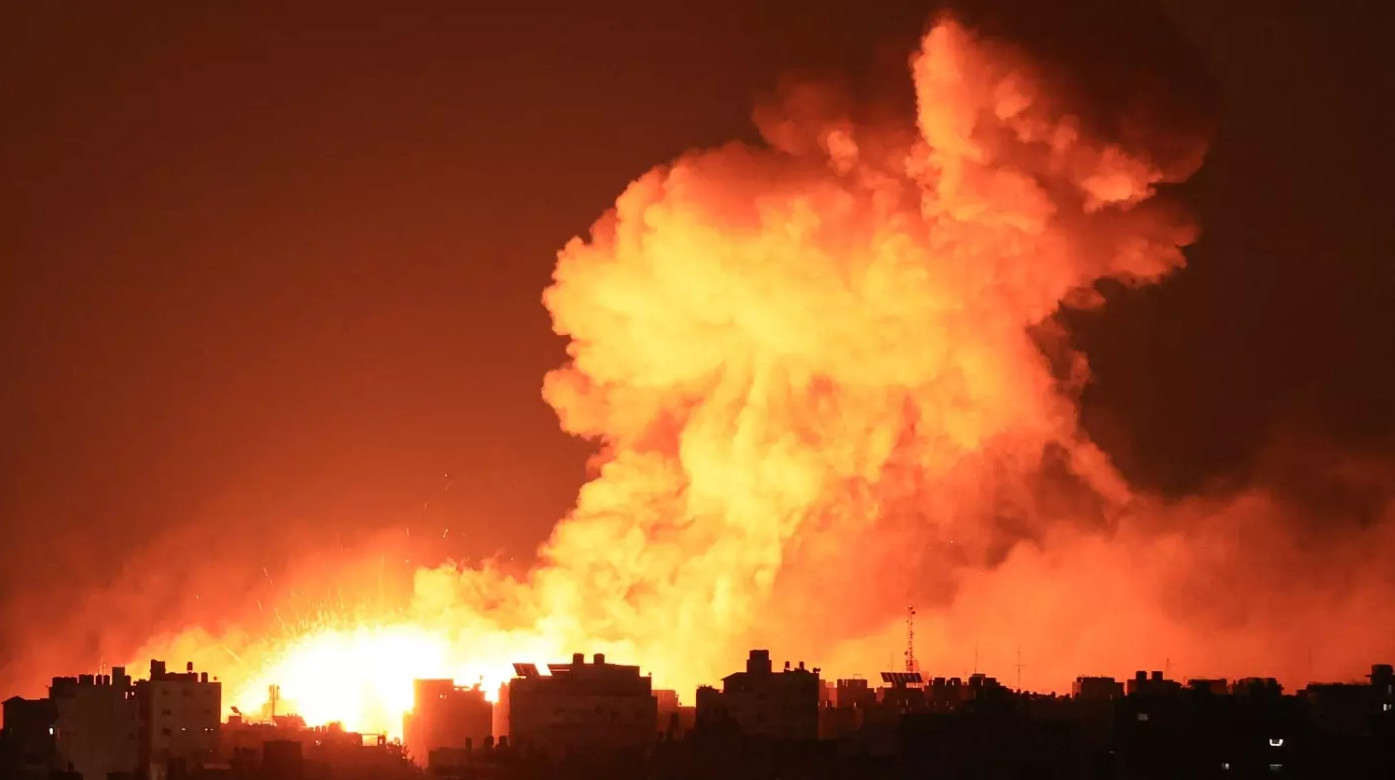 Πόλεμος στο Ισραήλ: Ξεπέρασαν τους 2.000 οι νεκροί – «Βρέχει» βόμβες στη Γάζα